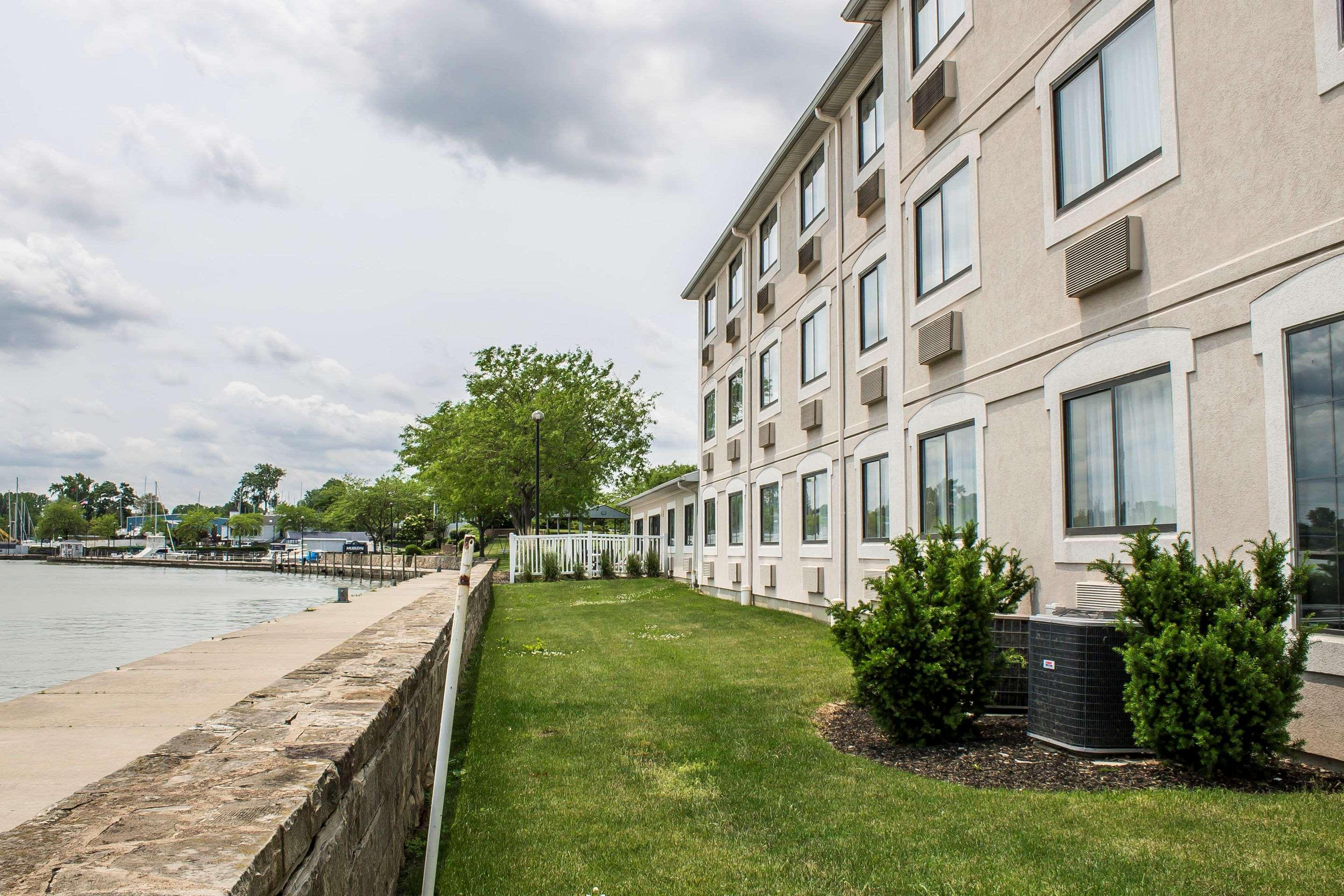 Comfort Inn River'S Edge Huron Exterior foto